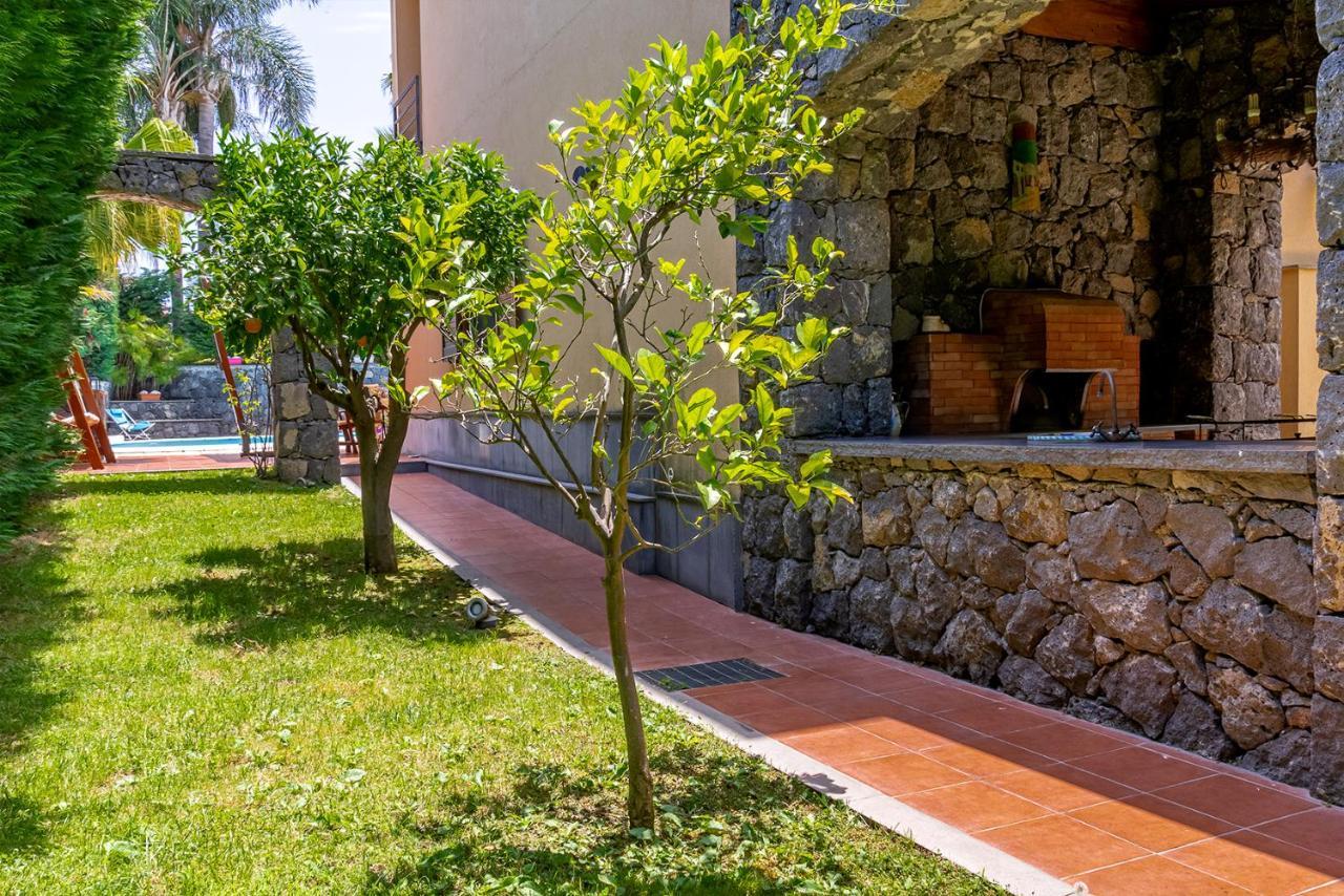 Villa Magdalena Aci SantʼAntonio Екстериор снимка